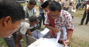 PEMBUKAAN KOTAK SUARA PEMBUKAAN KOTAK SUARA